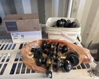 4600 Door Knob And Accessories Collection