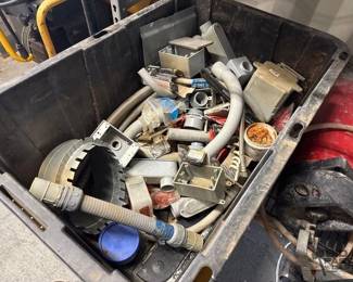 5028 Tote Of Assorted Electrical Items