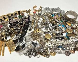 1026 Costume Jewelry