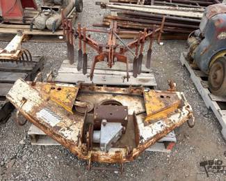 89 International Harvester Belly Mover and 3Point Spring Tooth Cultivator Shank