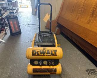 5018 Dewalt 4 Gallon Air Compressor