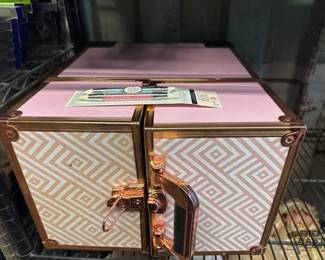 3536 Rolling Makeup Box