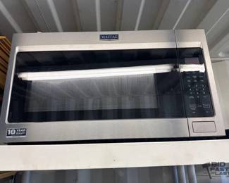 5604 Maytag Microwave with Mounting Bracket