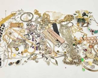 1014 Costume Jewelry