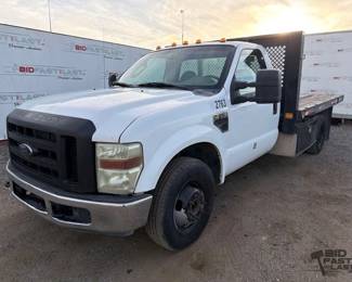 205 2009 Ford F350 Stake Bed