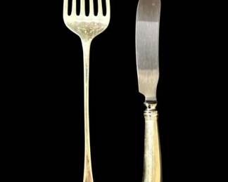 Stieff Sterling Silver Williamsburg Shell Pattern Serving Fork And Butter Knife 166g Total