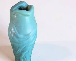 VAN BRIGGLE Vintage Art Pottery "Lorelei" Vase bid #32