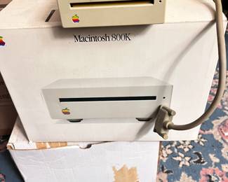 Early Macintosh 800K with box