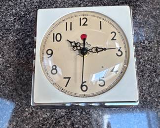 Vintage clock, works, it's pretty cool