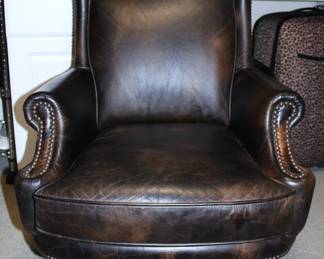 Executive Swivel Leather/Studded Office Chair