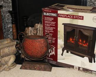 Electric Fireplace Stove /Unfrared Quartz Heating (New in Box)