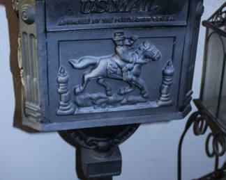 Cast Aluminum Black Mail Box
