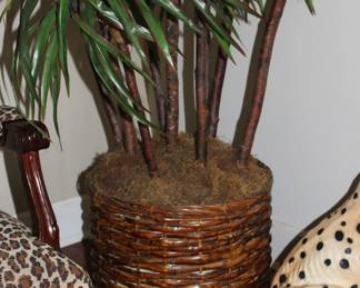 Hugh Faux Dracaena Tree