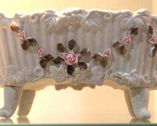 Lipper and Mann Decorative Floral Porcelain Tub