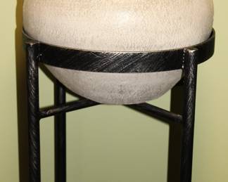 Clay Pot W/ Metal Stand