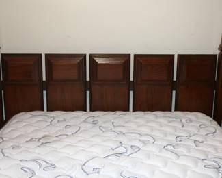 Pillow Top Mattress (like new)