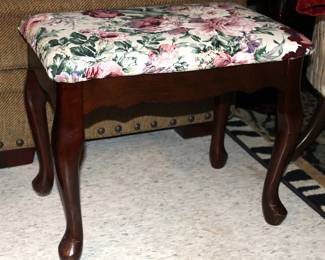 Queen Anne Upholstered Bench