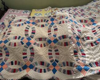 Vintage Double Wedding Ring Quilt                                                  Pic 2 of 6.  Measures approximately 66 x 78