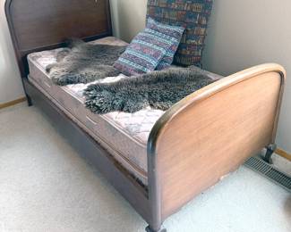 Twin bed + mattresses