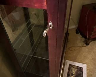 Display cabinet - lockable & opens on both sides