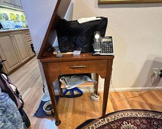Sewing table/cabinet