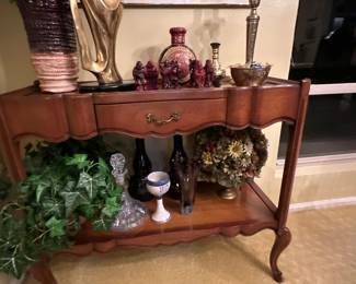 Side console table