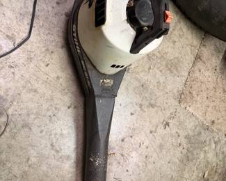 leaf blower
