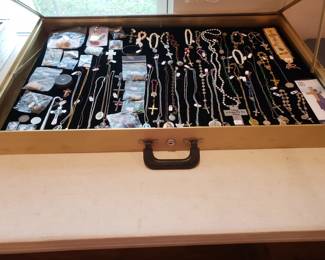 RELIGIOUS ITEMS & CROSSES