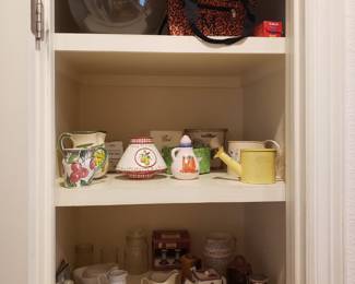 KITCHEN ITEMS & POTTERY