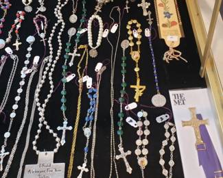 RELIGIOUS ITEMS & CROSSES