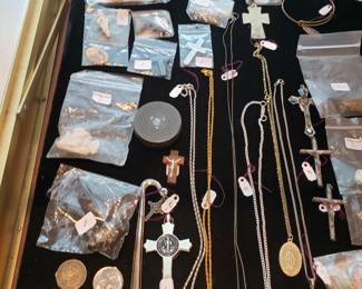 RELIGIOUS ITEMS & CROSSES