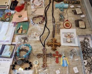 RELIGIOUS ITEMS & CROSSES