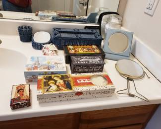 MIRRORS & BOXED SOAP