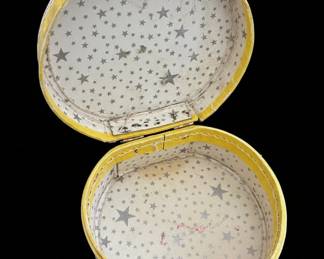 Vintage Childrens Train Case with Scottie Dog Decal fourth image