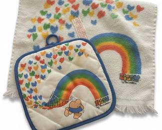 Ziggy by Tom Wilson Pot Holder and Hand Towel Set second image