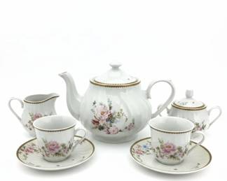 Lynns Fine China Tea Set third image