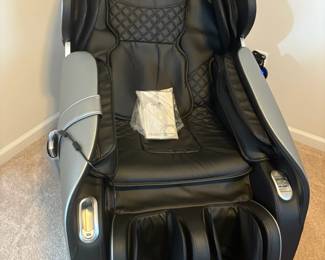 Relaxe Zero Gravity Shiatsu Massage Chair with Heating SL Track third image