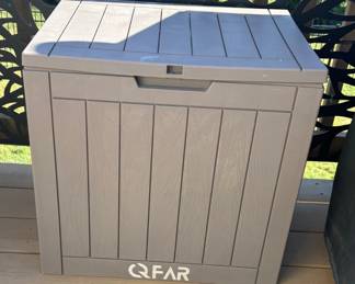 QFAR Outdoor Storage Box