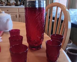 Rare vintage Chanticleer Ruby by Duncan & Miller cocktail shaker with 5 glasses (1 glass as is)
