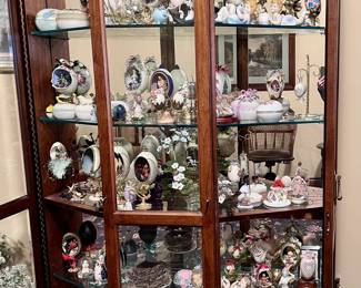 This is the last of the display cabinets!