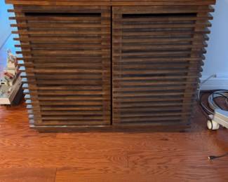 Zip Modern Linea Bbar Cabinet 42 x 30 x 36