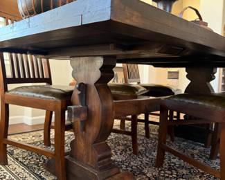 THE TABLE IS MINT CONDITION TOO