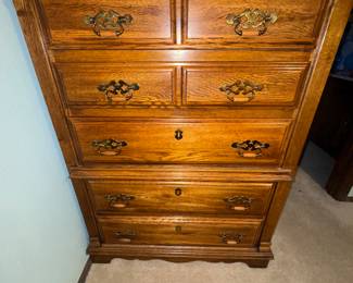 Chest of drawers