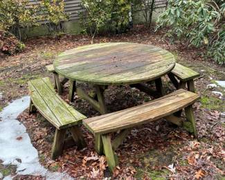 Picnic table with 4 benches