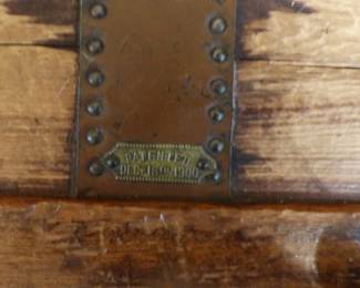 Antique trunk Patented Dec 18, 1900