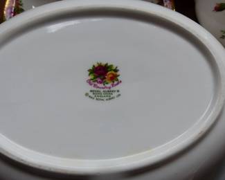 Royal Albert Old Country Roses dinnerware set