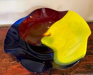 Art glass bowl