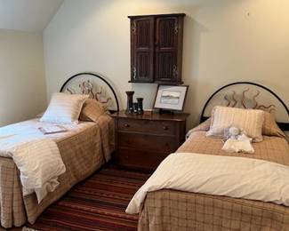 Pr.Iron Beds, made by John Phillips