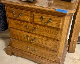 Thomasville Nightstand 20 x 16 x 24”h $65