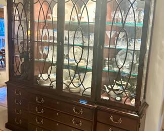 Rittenhouse Square Henredon China Hutch
78” x 18” x 81”h $350